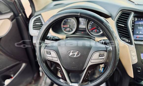 Buy Used Hyundai Santa Fe Brown Car in Al khuwair in al-Batinah Buy Used Hyundai Santa Fe Brown Car in Al khuwair in al-Batinah