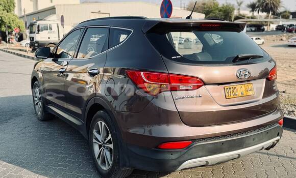 Buy Used Hyundai Santa Fe Brown Car in Al khuwair in al-Batinah Buy Used Hyundai Santa Fe Brown Car in Al khuwair in al-Batinah