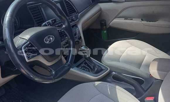 Buy Used Hyundai Elantra White Car in Azaiba in Masqat Buy Used Hyundai Elantra White Car in Azaiba in Masqat
