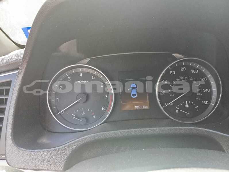 Big with watermark hyundai elantra masqat azaiba 8478