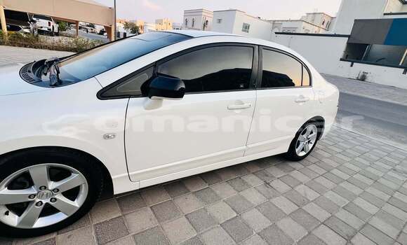 Buy Used Honda Civic White Car in Bawshar in Masqat Buy Used Honda Civic White Car in Bawshar in Masqat