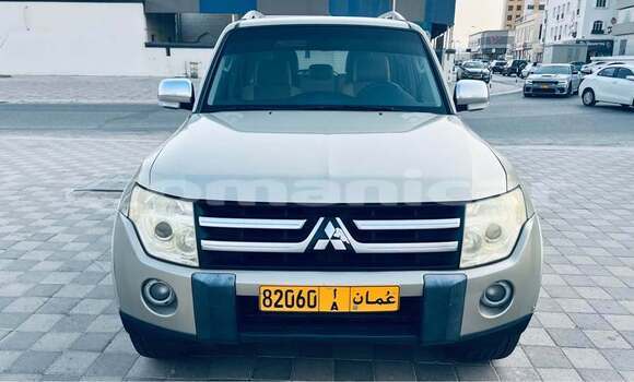 Buy Used Mitsubishi Pajero Other Car in Barkah in al-Batinah Buy Used Mitsubishi Pajero Other Car in Barkah in al-Batinah