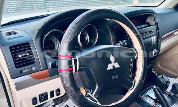 Buy Used Mitsubishi Pajero Other Car in Barkah in al-Batinah Buy Used Mitsubishi Pajero Other Car in Barkah in al-Batinah
