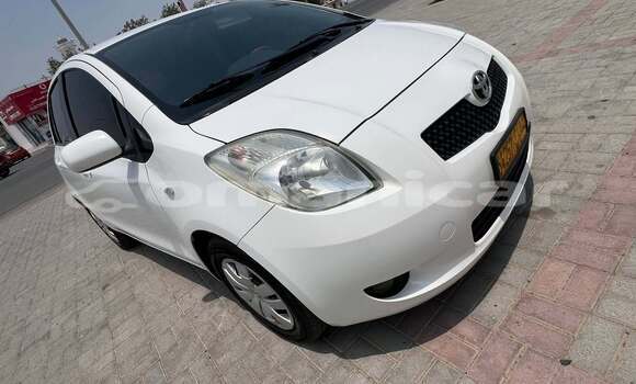 Buy Used Toyota Yaris White Car in Barkah in al-Batinah