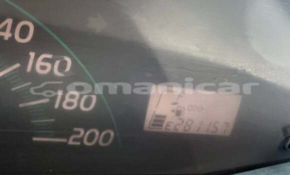 Buy Used Toyota Yaris White Car in Barkah in al-Batinah Buy Used Toyota Yaris White Car in Barkah in al-Batinah