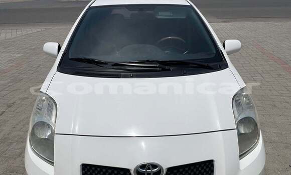 Buy Used Toyota Yaris White Car in Barkah in al-Batinah Buy Used Toyota Yaris White Car in Barkah in al-Batinah
