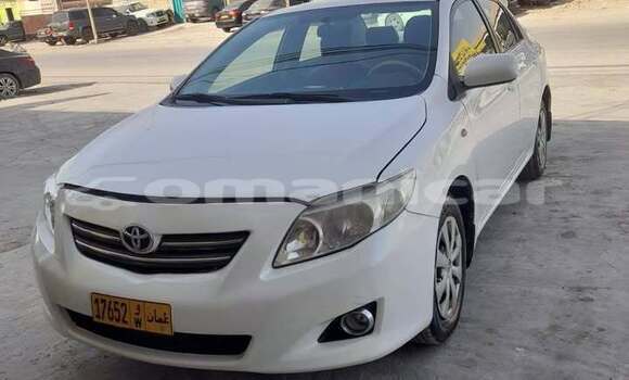 Buy Used Toyota Corolla White Car in al–Masna'ah in al-Batinah