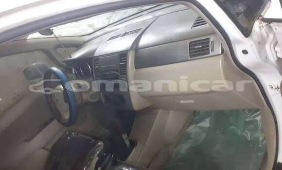 Buy Used Nissan Tiida White Car in ar–Rustaq in al-Batinah Buy Used Nissan Tiida White Car in ar–Rustaq in al-Batinah