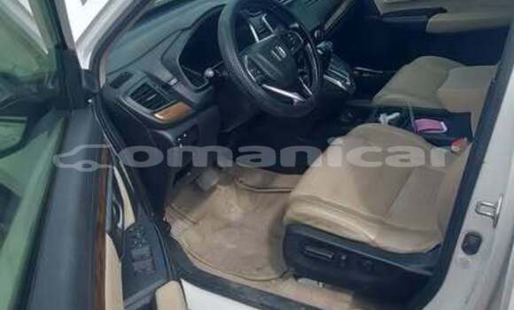 Buy Used Honda CR–V White Car in ar–Rustaq in al-Batinah Buy Used Honda CR–V White Car in ar–Rustaq in al-Batinah