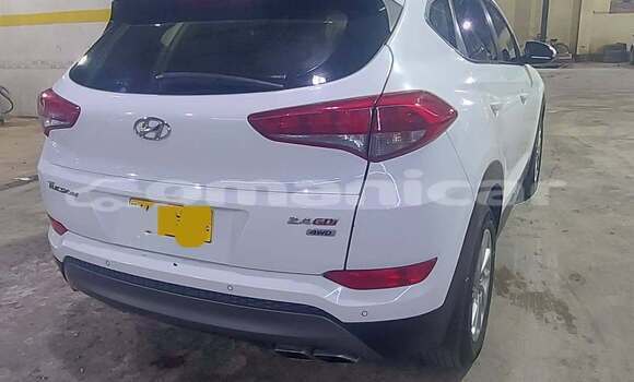 Buy Used Hyundai Tucson White Car in as–Sib in Masqat Buy Used Hyundai Tucson White Car in as–Sib in Masqat