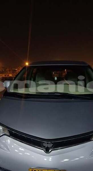 Big with watermark toyota prius al batinah al khaburah 8558