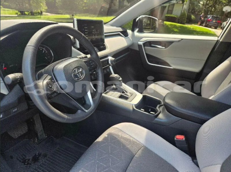Big with watermark toyota rav4 masqat madinat qabus 8570