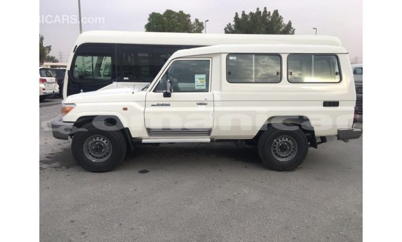 Buy Import Toyota Land Cruiser White Car in Import - Dubai in Dhufar Buy Import Toyota Land Cruiser White Car in Import - Dubai in Dhufar