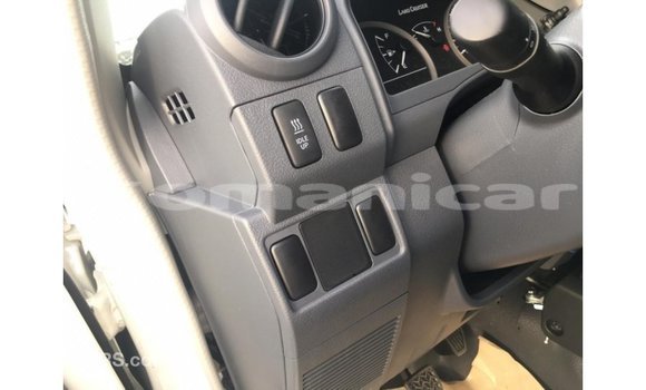 Buy Import Toyota Land Cruiser White Car in Import - Dubai in Dhufar Buy Import Toyota Land Cruiser White Car in Import - Dubai in Dhufar