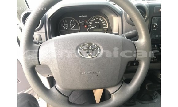 Buy Import Toyota Land Cruiser White Car in Import - Dubai in Dhufar Buy Import Toyota Land Cruiser White Car in Import - Dubai in Dhufar