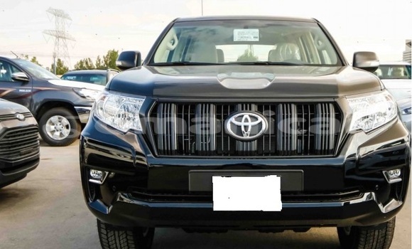 Buy Used Toyota Prado Black Car in Muscat in Masqat