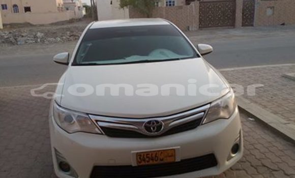Buy Used Toyota Camry White Car in Muscat in Masqat Buy Used Toyota Camry White Car in Muscat in Masqat
