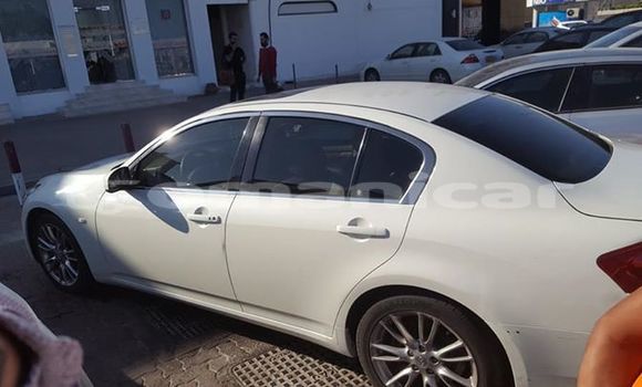 Buy Used Infiniti G White Car in Masqat in Masqat Buy Used Infiniti G White Car in Masqat in Masqat