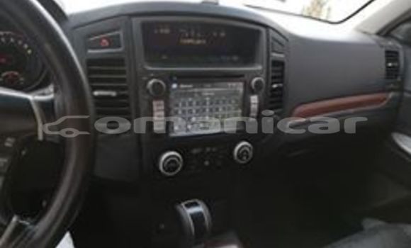 Buy Used Mitsubishi Pajero Silver Car in Muscat in Masqat Buy Used Mitsubishi Pajero Silver Car in Muscat in Masqat