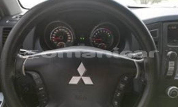 Buy Used Mitsubishi Pajero Silver Car in Muscat in Masqat Buy Used Mitsubishi Pajero Silver Car in Muscat in Masqat