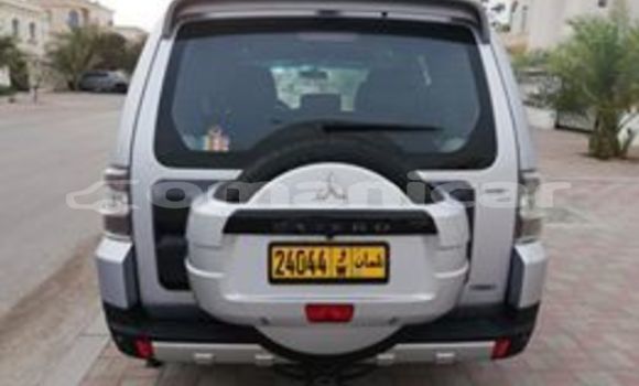 Buy Used Mitsubishi Pajero Silver Car in Muscat in Masqat Buy Used Mitsubishi Pajero Silver Car in Muscat in Masqat