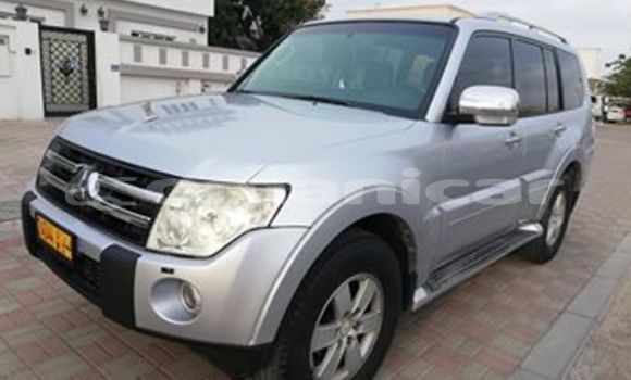 Buy Used Mitsubishi Pajero Silver Car in Muscat in Masqat Buy Used Mitsubishi Pajero Silver Car in Muscat in Masqat