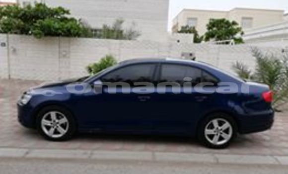 Buy Used Volkswagen Jetta Blue Car in Masqat in Masqat
