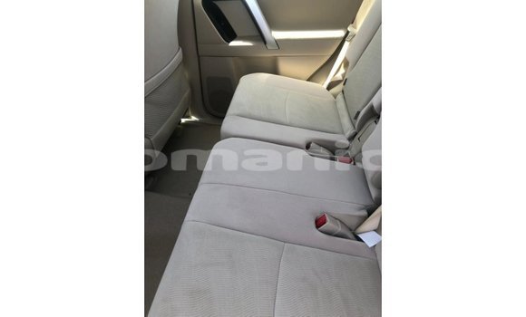 Buy Import Toyota Prado White Car in Import - Dubai in Dhufar Buy Import Toyota Prado White Car in Import - Dubai in Dhufar