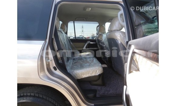 Buy Import Toyota Land Cruiser Other Car in Import - Dubai in Dhufar Buy Import Toyota Land Cruiser Other Car in Import - Dubai in Dhufar