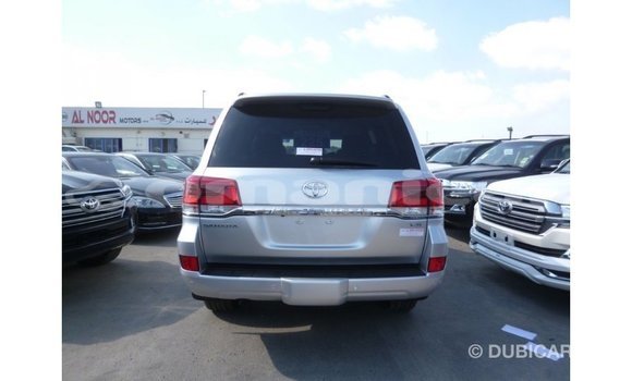 Buy Import Toyota Land Cruiser Other Car in Import - Dubai in Dhufar Buy Import Toyota Land Cruiser Other Car in Import - Dubai in Dhufar