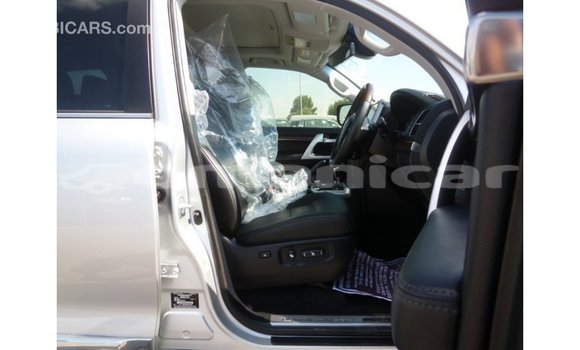 Buy Import Toyota Land Cruiser Other Car in Import - Dubai in Dhufar Buy Import Toyota Land Cruiser Other Car in Import - Dubai in Dhufar