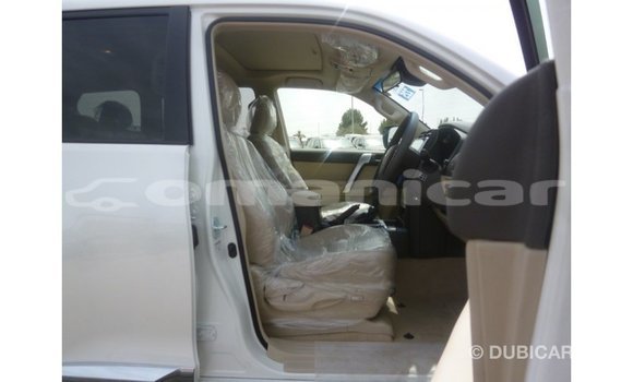 Buy Import Toyota Prado White Car in Import - Dubai in Dhufar Buy Import Toyota Prado White Car in Import - Dubai in Dhufar