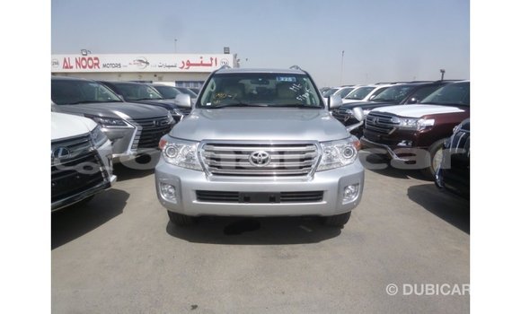 Buy Import Toyota Land Cruiser Other Car in Import - Dubai in Dhufar Buy Import Toyota Land Cruiser Other Car in Import - Dubai in Dhufar