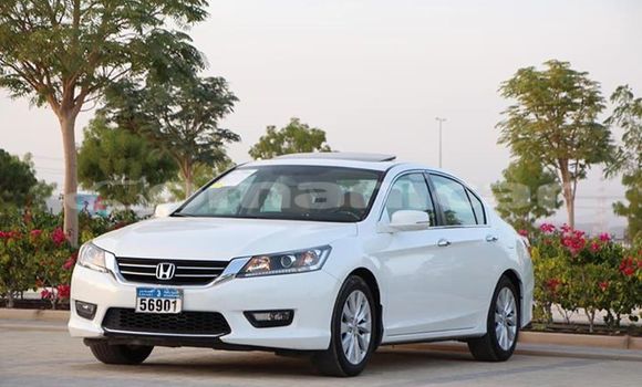 Buy Used Honda Accord White Car in Muscat in Masqat