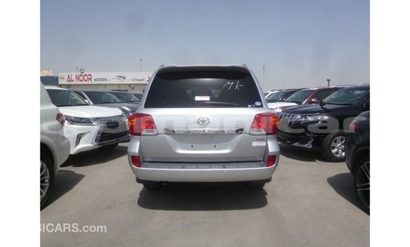 Buy Import Toyota Land Cruiser Other Car in Import - Dubai in Dhufar Buy Import Toyota Land Cruiser Other Car in Import - Dubai in Dhufar