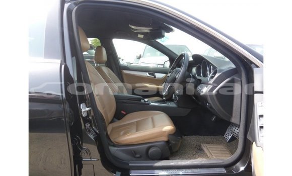 Buy Import Mercedes-Benz 190 Black Car in Import - Dubai in Dhufar Buy Import Mercedes-Benz 190 Black Car in Import - Dubai in Dhufar
