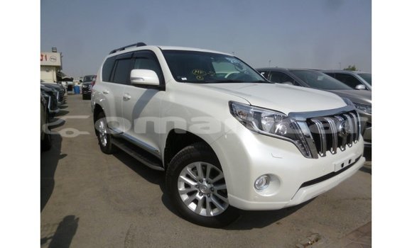 Buy Import Toyota Prado White Car in Import - Dubai in Dhufar Buy Import Toyota Prado White Car in Import - Dubai in Dhufar