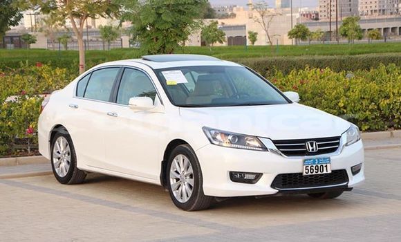 Buy Used Honda Accord White Car in Muscat in Masqat Buy Used Honda Accord White Car in Muscat in Masqat