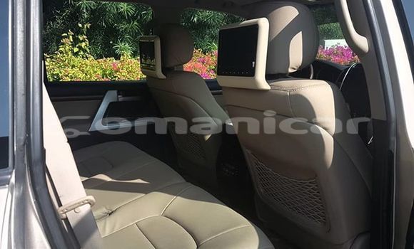 Buy Used Toyota Land Cruiser Beige Car in Muscat in Masqat Buy Used Toyota Land Cruiser Beige Car in Muscat in Masqat