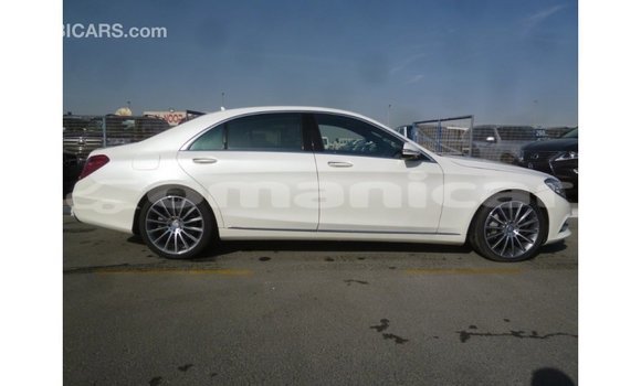 Buy Import Mercedes-Benz 190 White Car in Import - Dubai in Dhufar Buy Import Mercedes-Benz 190 White Car in Import - Dubai in Dhufar