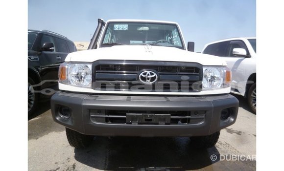 Buy Import Toyota Land Cruiser White Car in Import - Dubai in Dhufar Buy Import Toyota Land Cruiser White Car in Import - Dubai in Dhufar