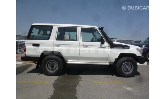 Buy Import Toyota Land Cruiser White Car in Import - Dubai in Dhufar Buy Import Toyota Land Cruiser White Car in Import - Dubai in Dhufar