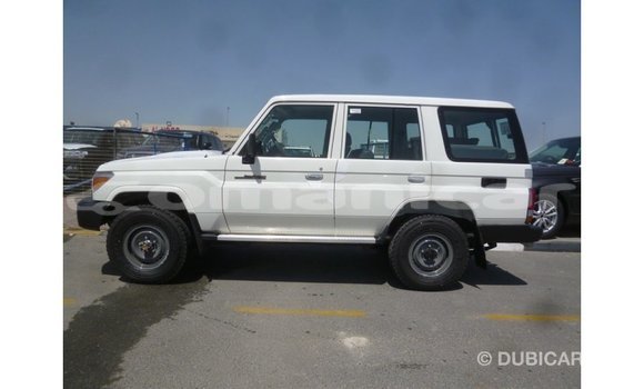 Buy Import Toyota Land Cruiser White Car in Import - Dubai in Dhufar Buy Import Toyota Land Cruiser White Car in Import - Dubai in Dhufar