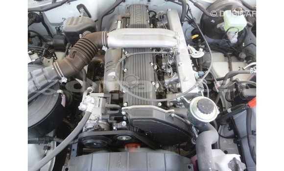 Buy Import Toyota Land Cruiser White Car in Import - Dubai in Dhufar Buy Import Toyota Land Cruiser White Car in Import - Dubai in Dhufar