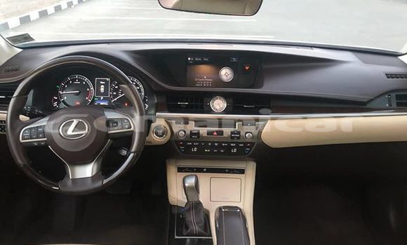 Buy Used Lexus ES Red Car in Muscat in Masqat Buy Used Lexus ES Red Car in Muscat in Masqat