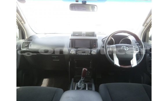 Buy Import Toyota Prado White Car in Import - Dubai in Dhufar Buy Import Toyota Prado White Car in Import - Dubai in Dhufar