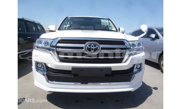 Buy Import Toyota Land Cruiser White Car in Import - Dubai in Dhufar Buy Import Toyota Land Cruiser White Car in Import - Dubai in Dhufar