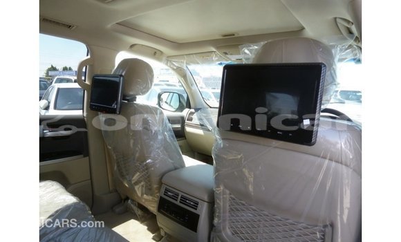 Buy Import Toyota Land Cruiser White Car in Import - Dubai in Dhufar Buy Import Toyota Land Cruiser White Car in Import - Dubai in Dhufar
