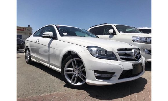 Buy Import Mercedes-Benz 190 White Car in Import - Dubai in Dhufar Buy Import Mercedes-Benz 190 White Car in Import - Dubai in Dhufar