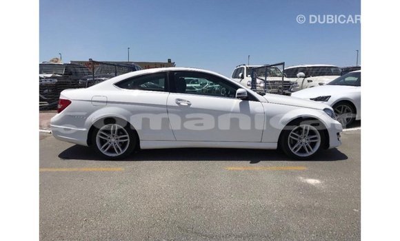 Buy Import Mercedes-Benz 190 White Car in Import - Dubai in Dhufar Buy Import Mercedes-Benz 190 White Car in Import - Dubai in Dhufar